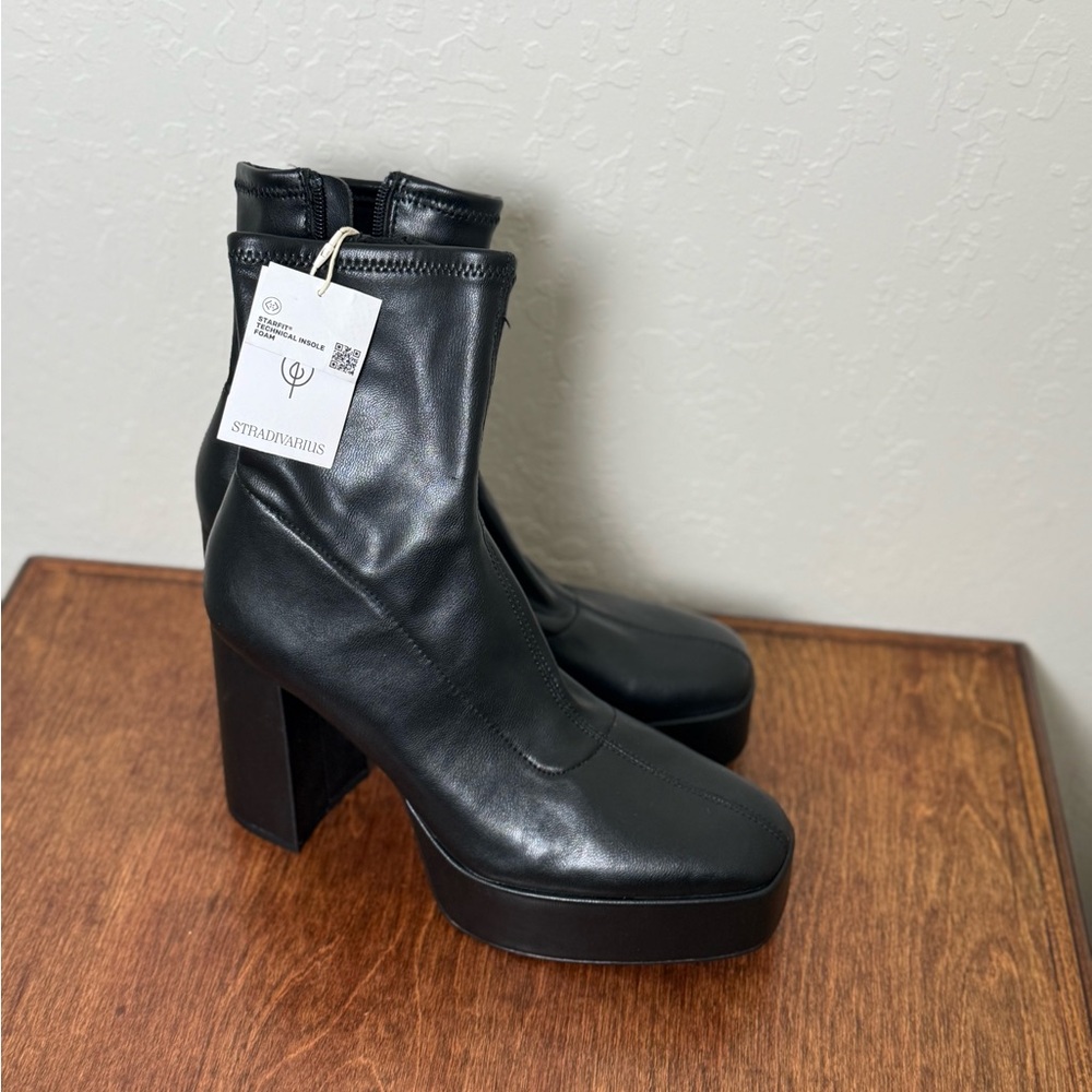 Sassy platform Black Heeled Ankle Boots